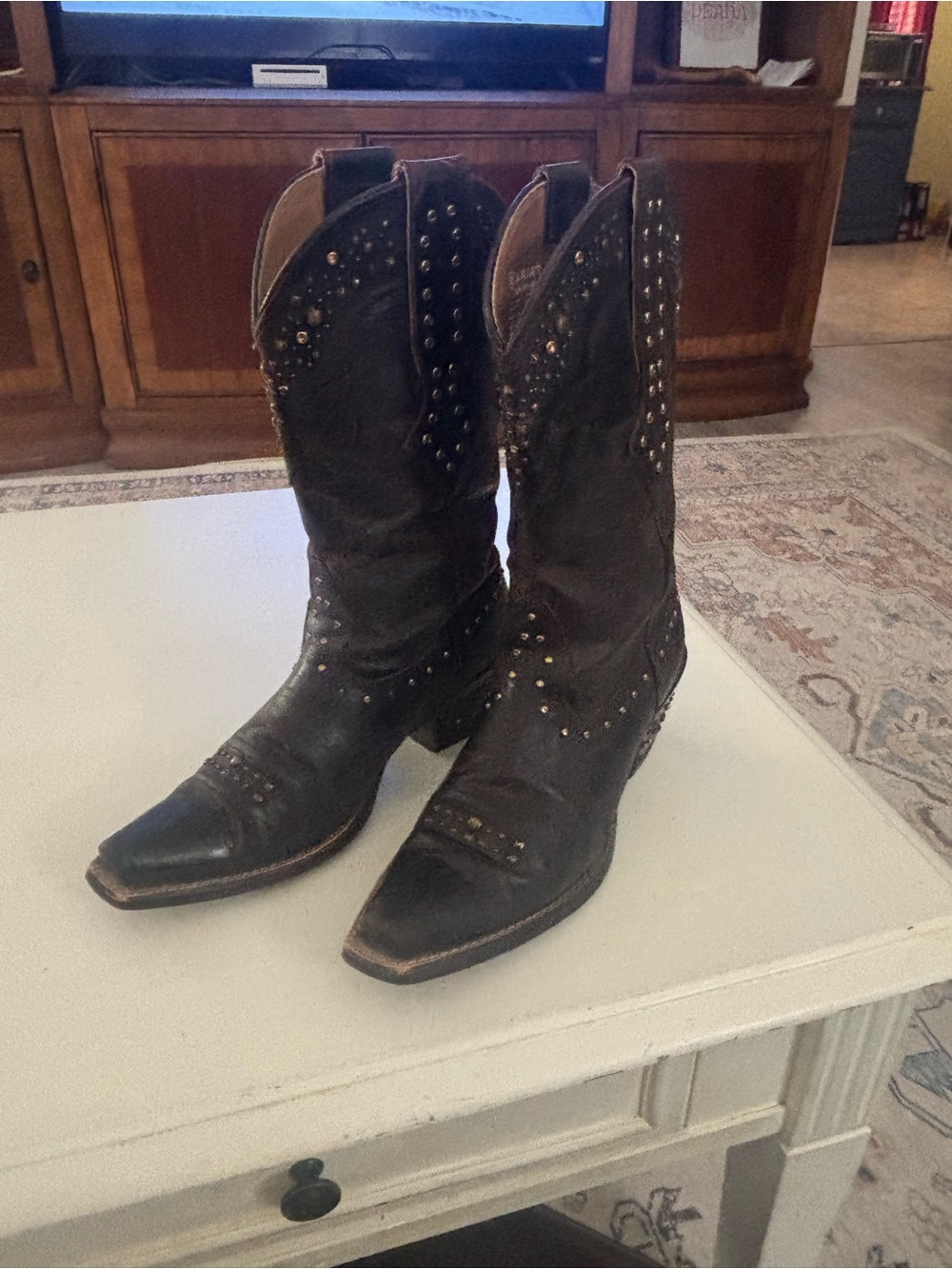 Ariat Studded Western Leather Boots in brown - Women's size 6